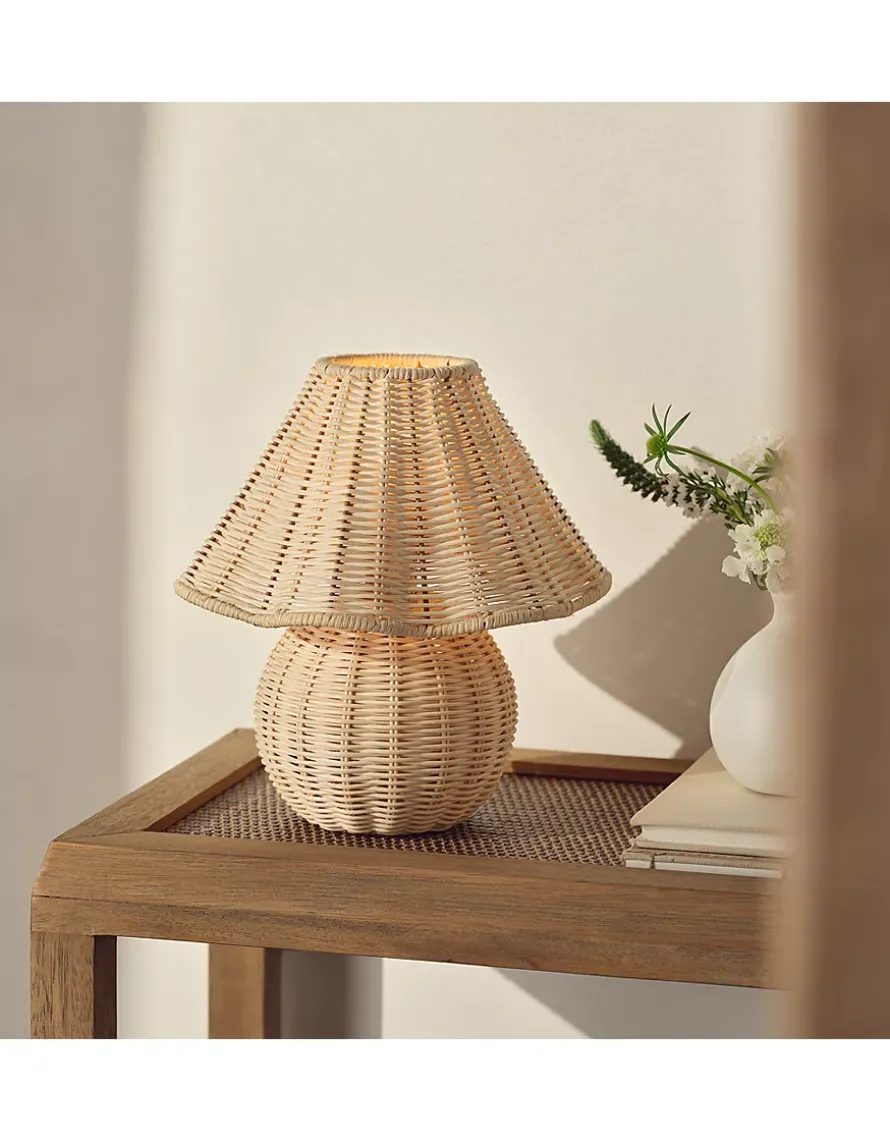 Arles Rattan Table Lamp