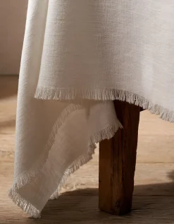 Camber Soft Wash Tablecloth – Large
