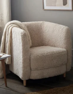 Cosy Sheepskin Chair