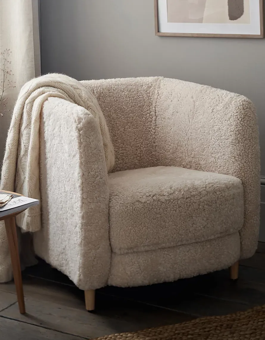 Cosy Sheepskin Chair