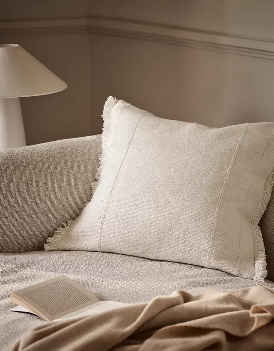 Dores Fringe Cushion