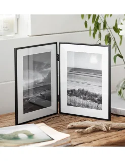 Fine Black Double-Hinged Frame – 5x7”