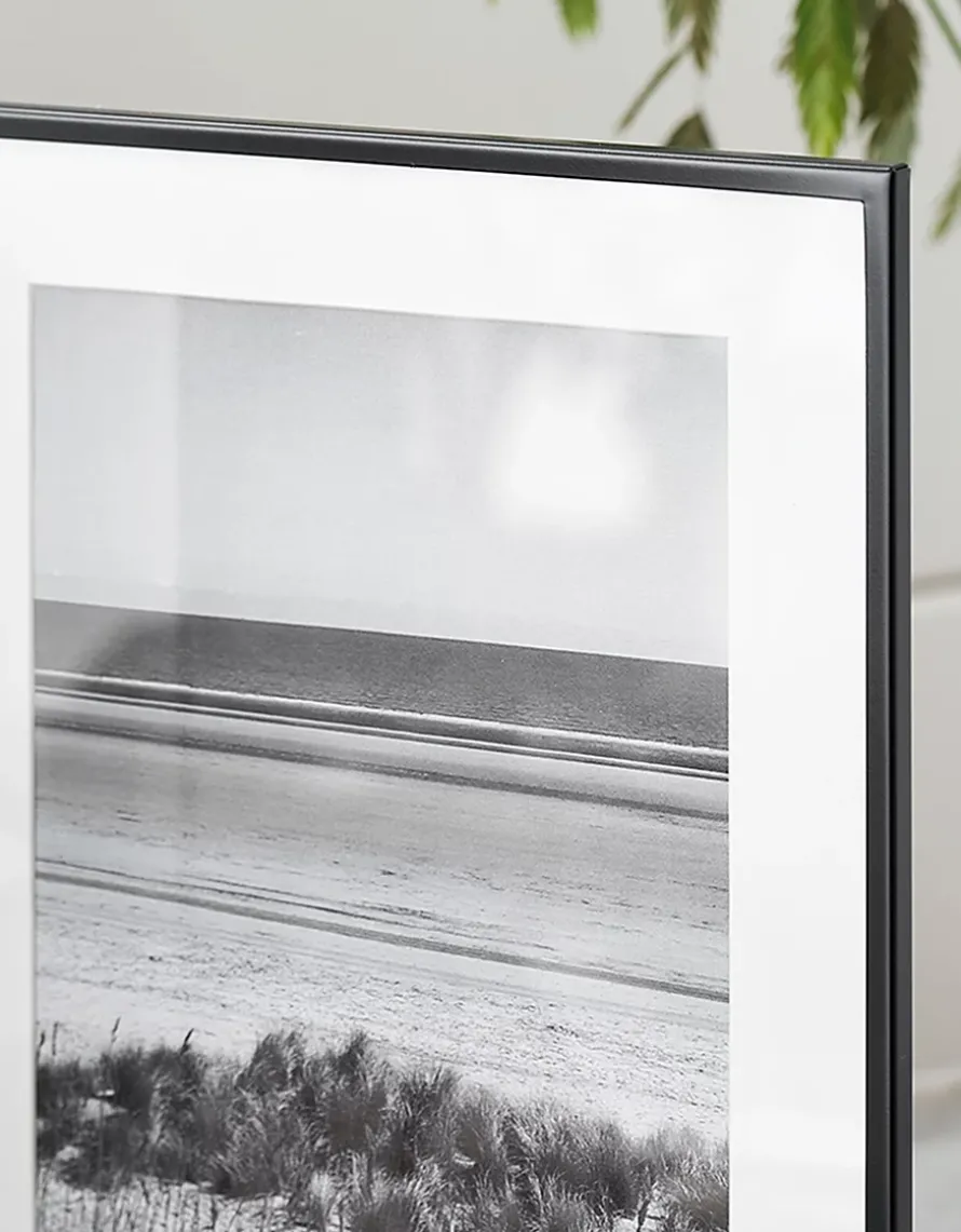 Fine Black Double-Hinged Frame – 5x7”
