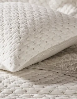 Lila Quilt & Cushion Collection