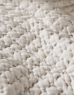 Lila Quilt & Cushion Collection
