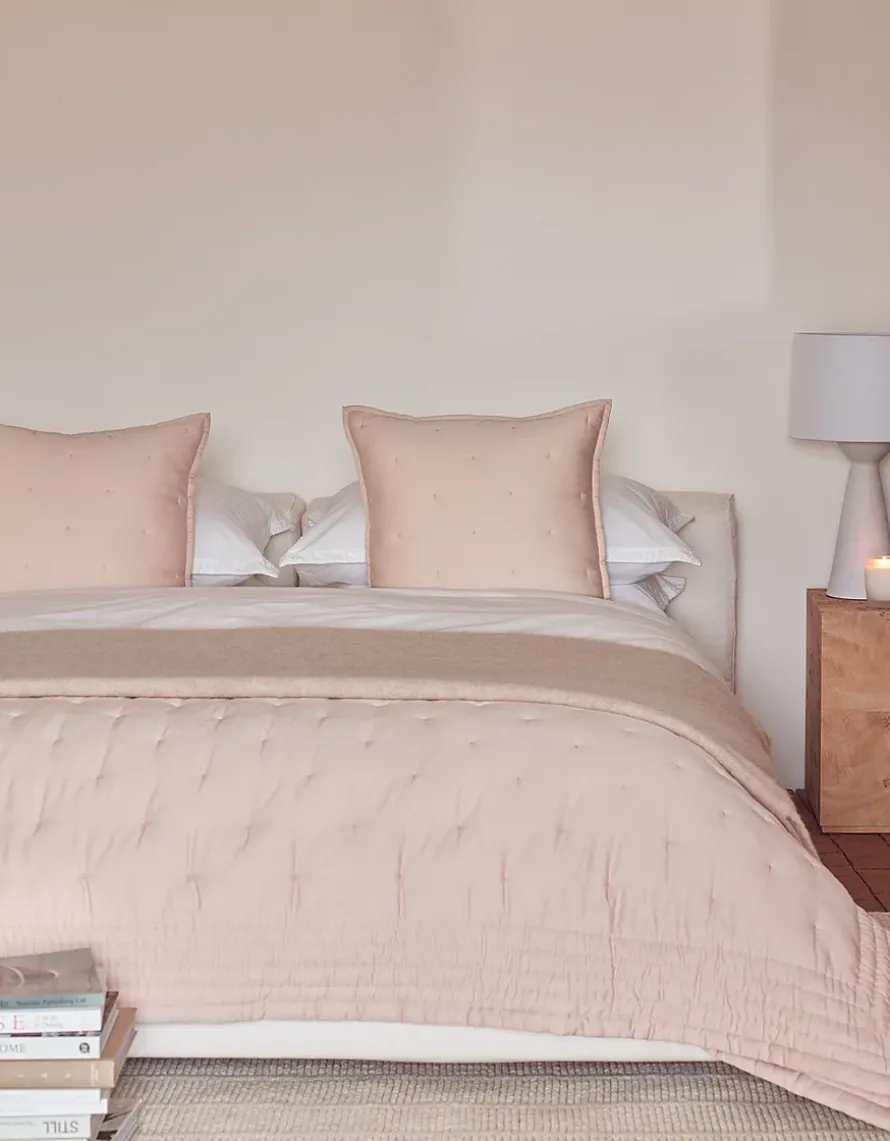 Lois Quilt & Cushion Collection