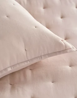 Lois Quilt & Cushion Collection