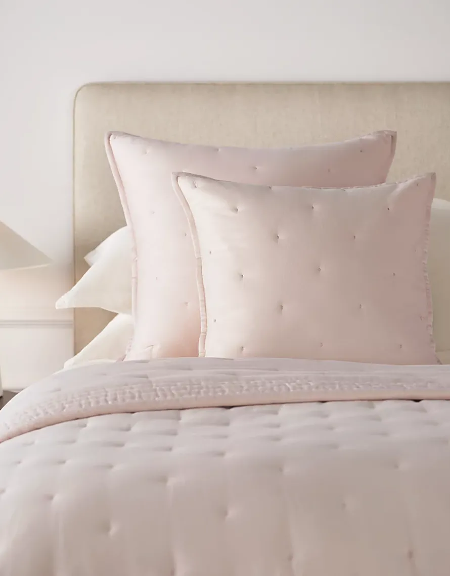 Lois Quilt & Cushion Collection