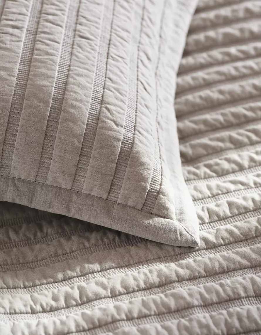 Lyle Quilt & Cushion Collection