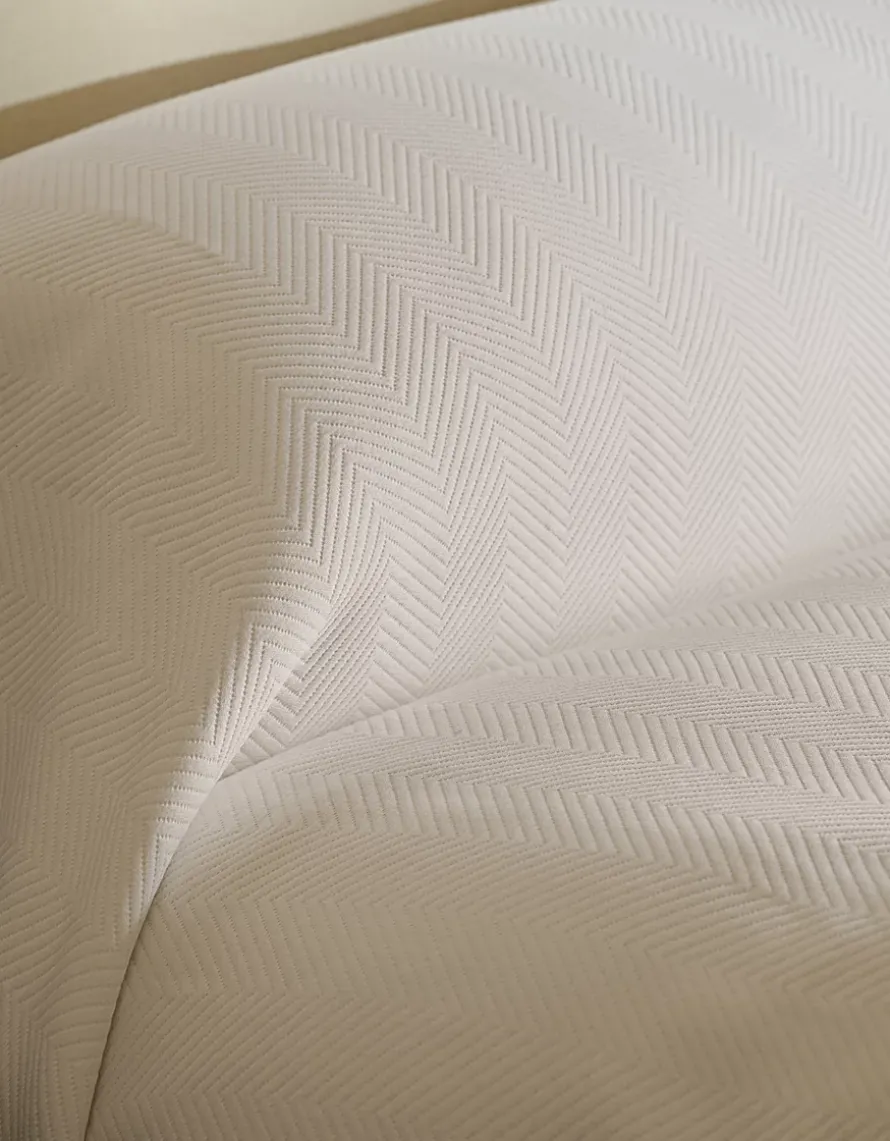 Mason Bedspread & Cushion Cover Collection