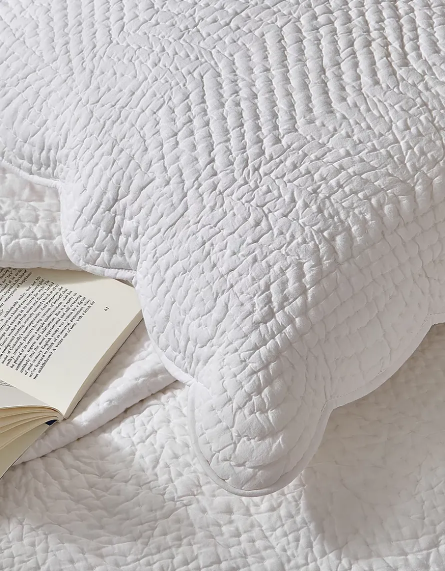 Milfield Scallop Quilt & Cushion Collection