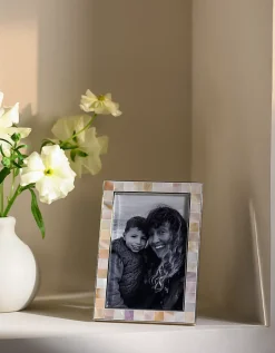 Mother of Pearl Photo Frame – 4x6”