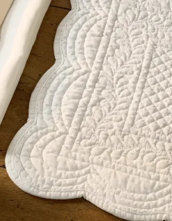 Scalloped Quilted Placemats – Set of 2