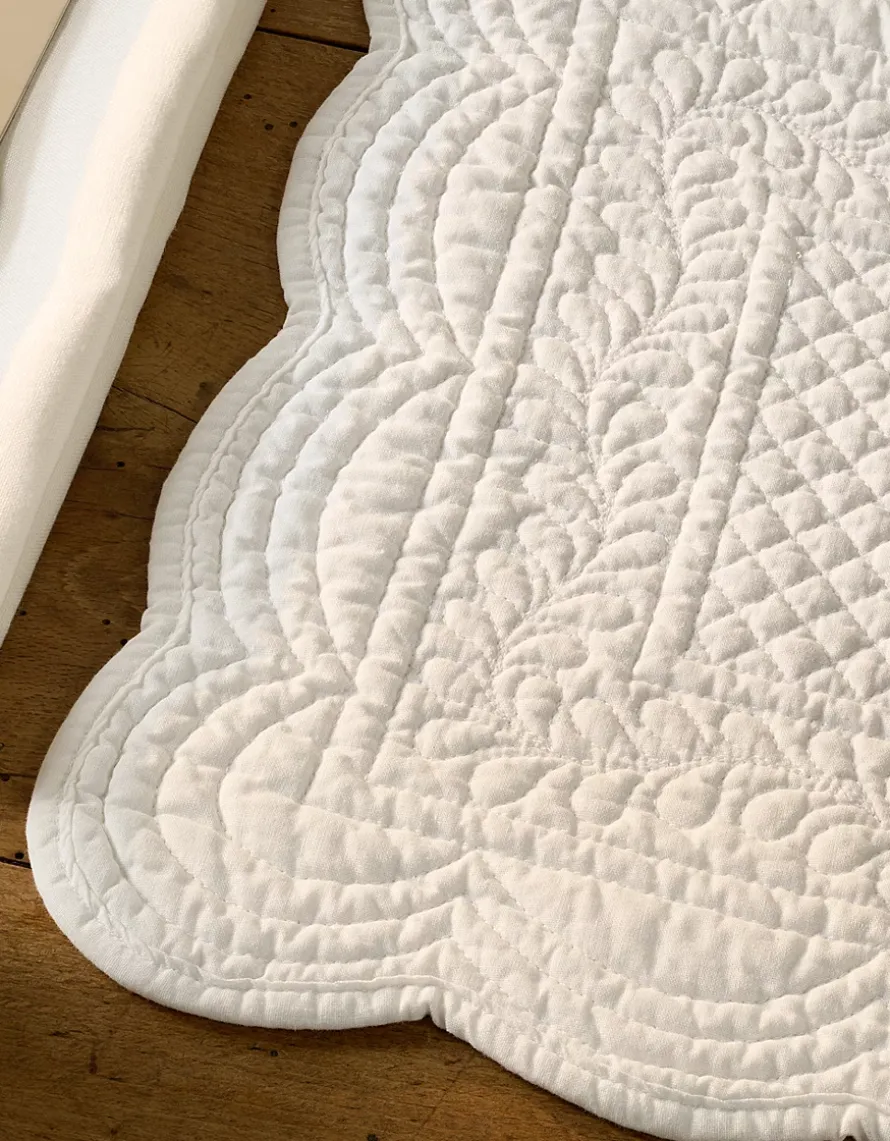Scalloped Quilted Placemats – Set of 2