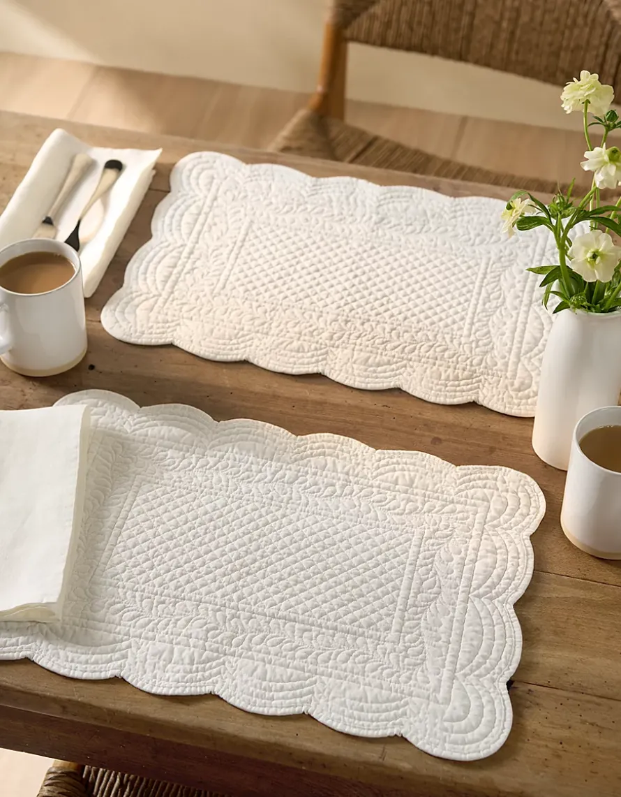 Scalloped Quilted Placemats – Set of 2