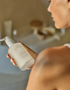 Spa Nourish Moisturising Hand & Body Cleanser