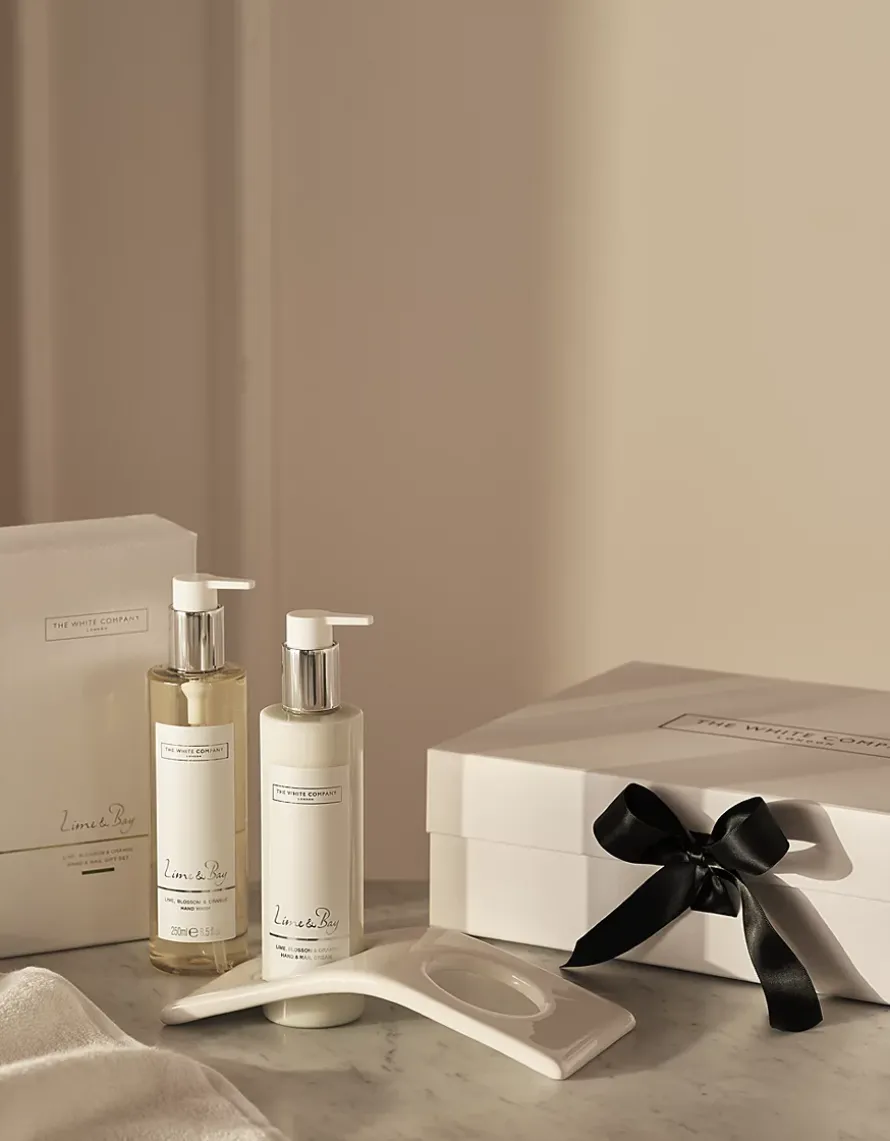 The Bath & Body Deluxe Gift Box