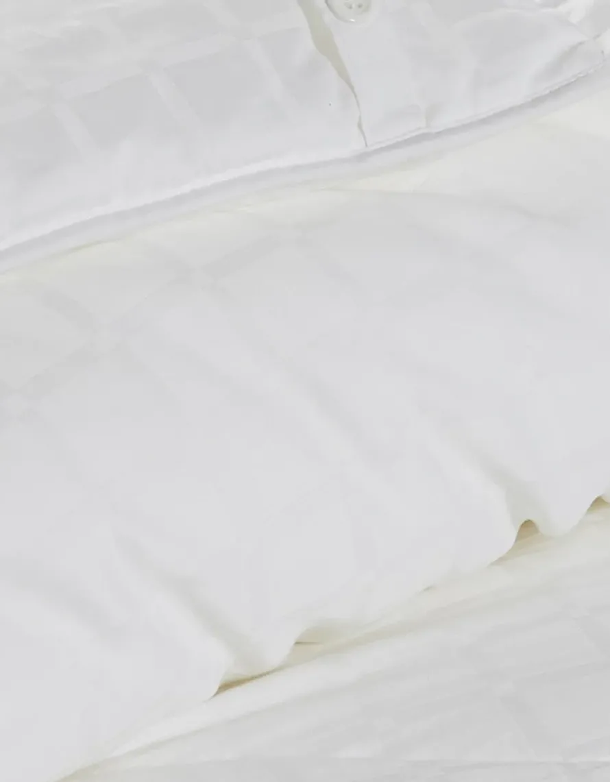 4.5 Tog Hypoallergenic Soft & Light Breathable Duvet