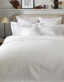 Vintage Etienne Bedspread & Cushion Cover Collection
