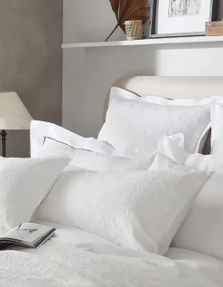 Vintage Etienne Bedspread & Cushion Cover Collection