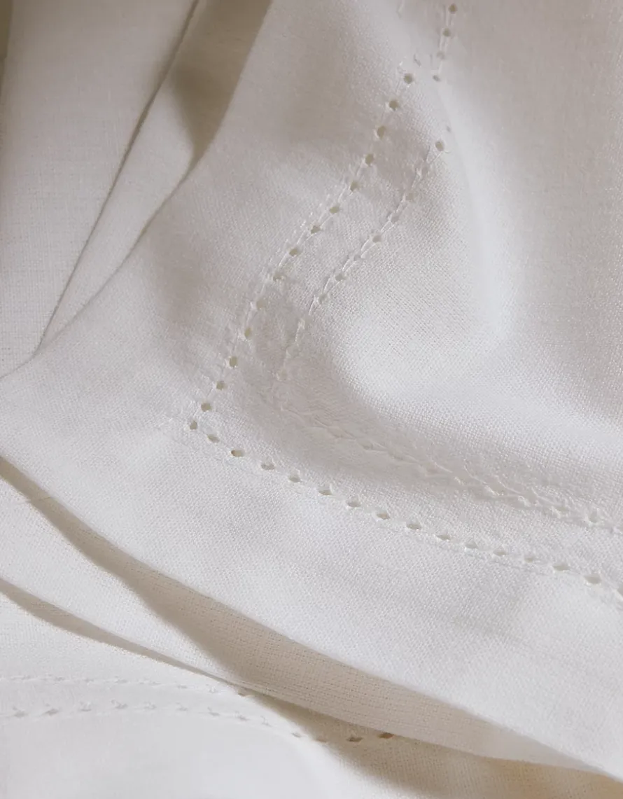 White Picot Stitch Napkins – Set of 4