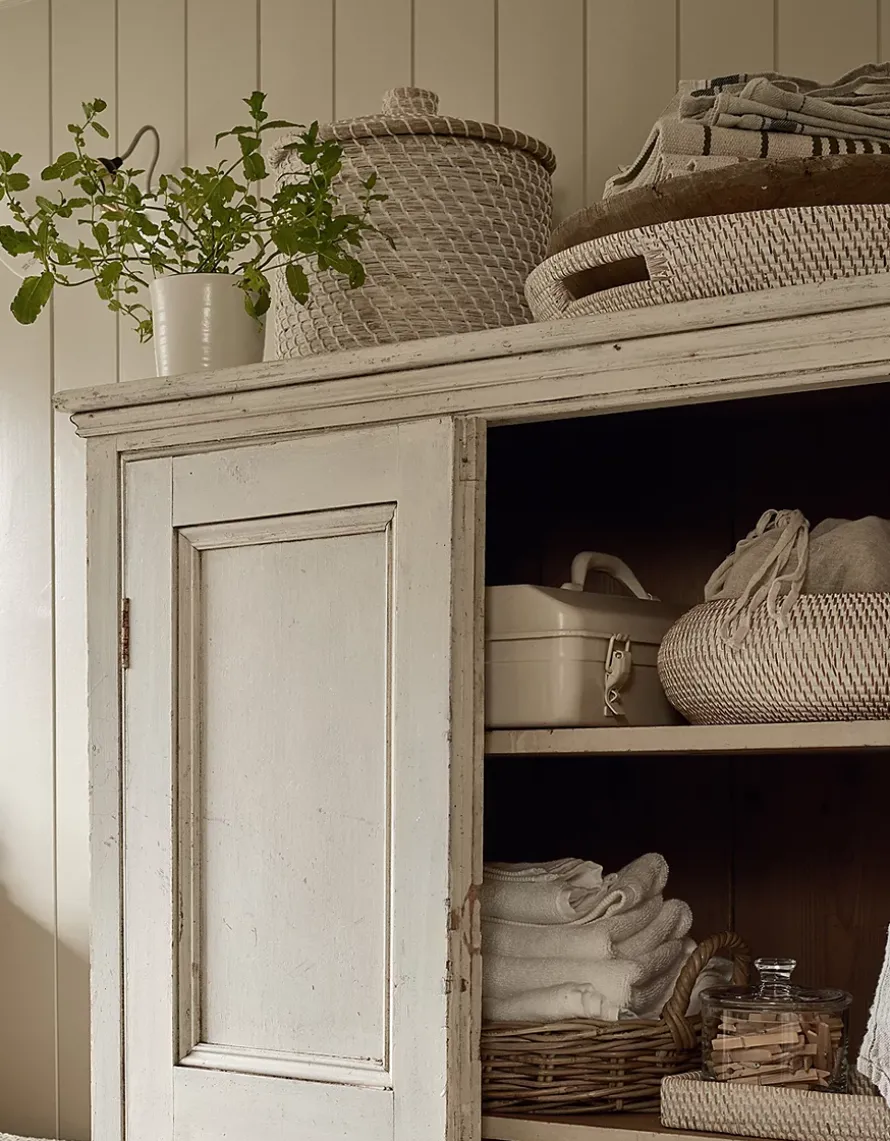 White Ribbed Ceramic Planter – Small
